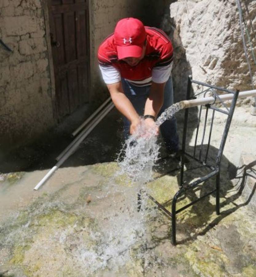 'Joche”, el hombre que desafía las profundidades para buscar agua