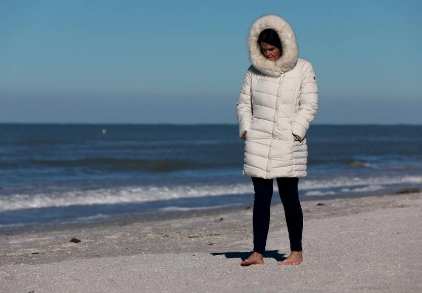 Suspensión de vuelos, caos en el transporte y fallas eléctricas: imágenes del ciclón bomba que azota este de EEUU