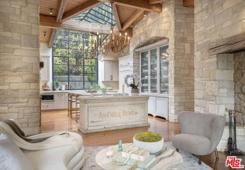 Así es por dentro la imponente mansión que Jennifer López puso a la venta en LA