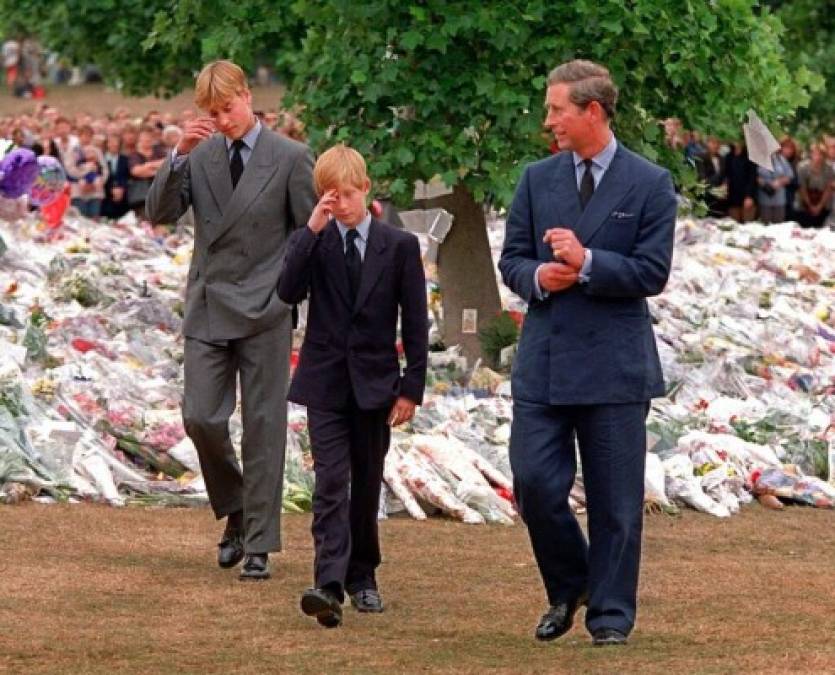 Así es la estatua de Lady Di develada en honor a su 60 aniversario (FOTOS)