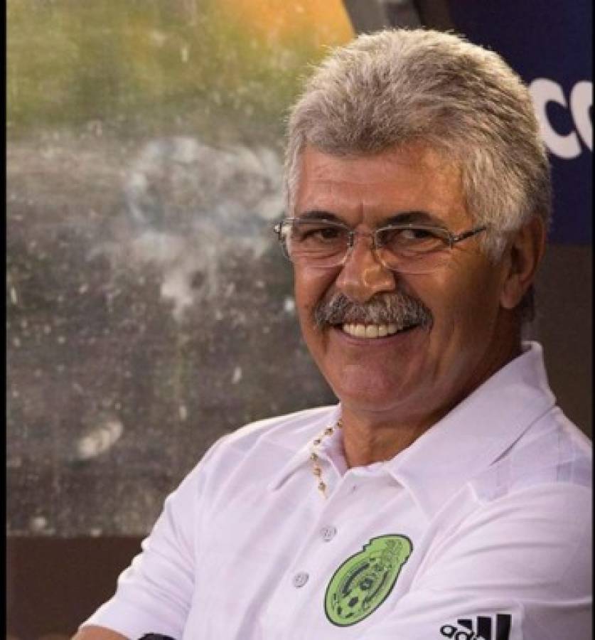 Tuca Ferretti perdió el bigote por clasificar a México