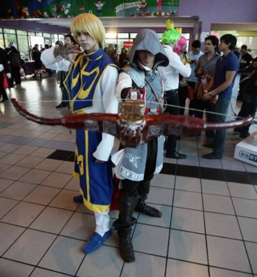 Encuentro de superhéroes, personajes de animé y videojuegos