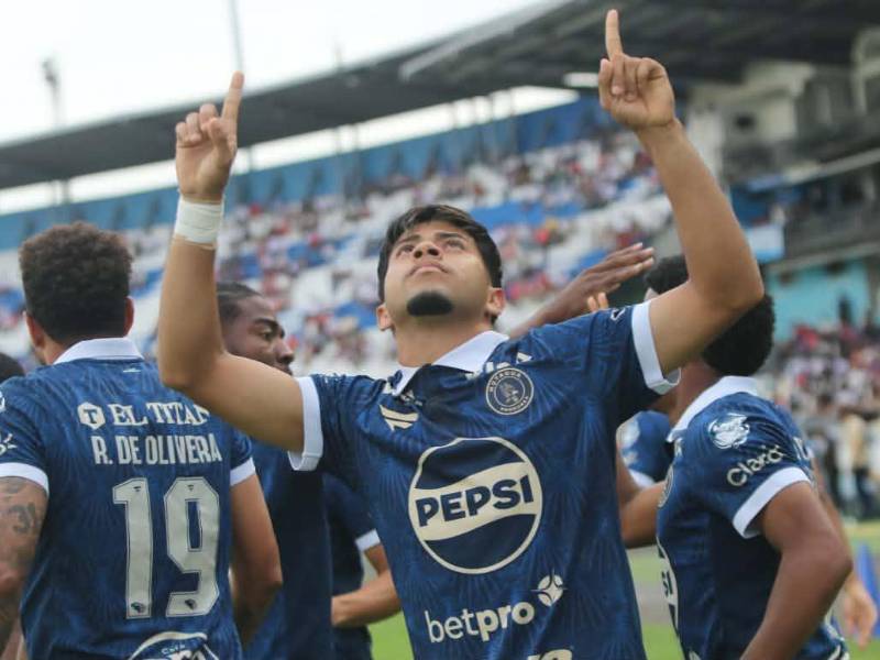 Olimpia le pasa por encima a un deslucido Motagua y siguen con racha positiva