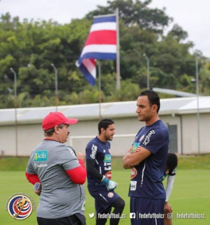 ¿Silbar a Pinto o apoyar a la Tricolor?