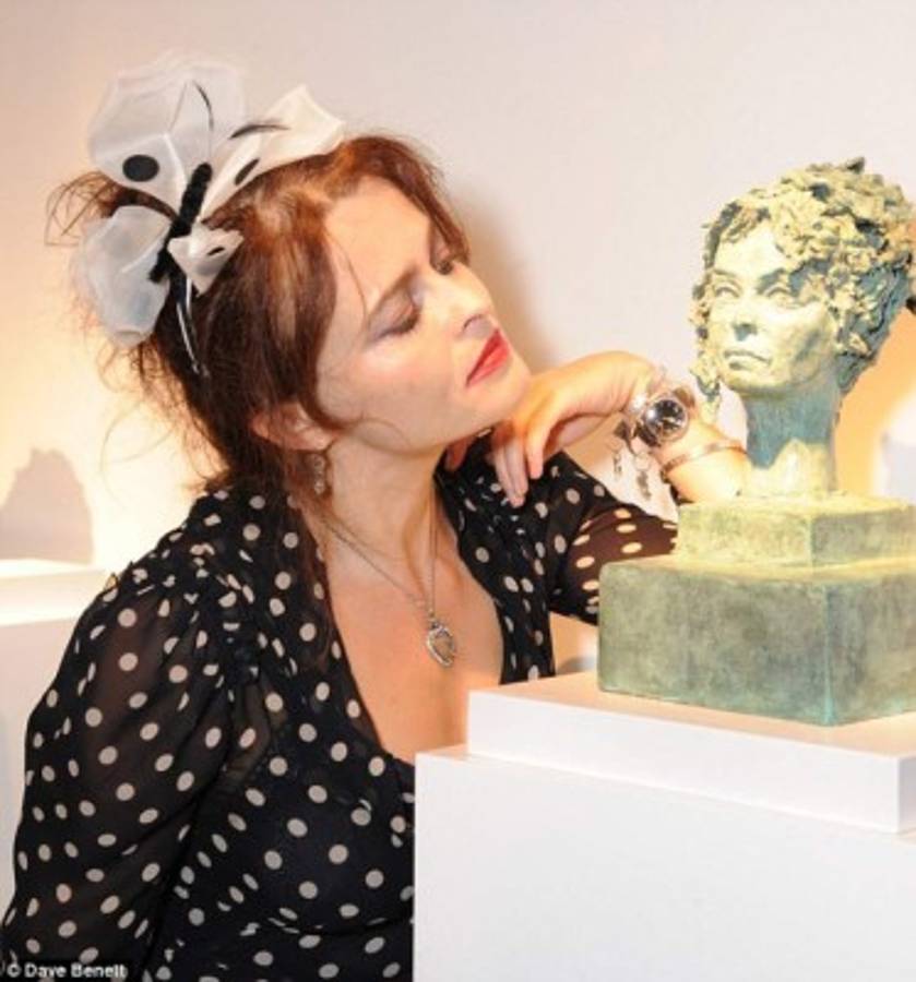 Nicole Farhi y su mano humana