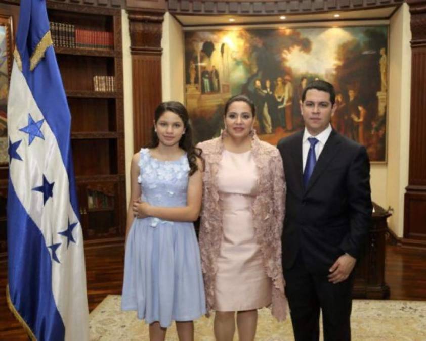 La imagen y los vestidos de Ana García Hernández, la primera dama de Honduras