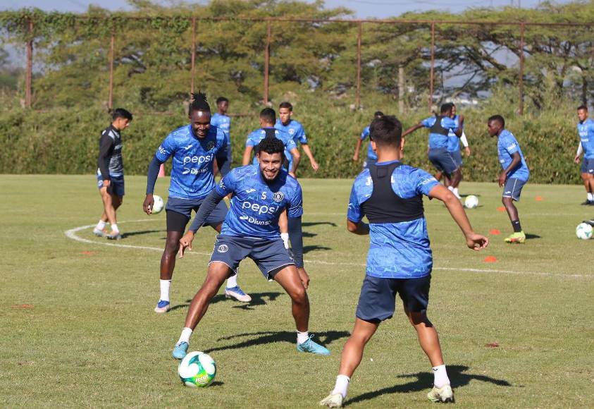 Motagua entrena a todo vapor a dos días de la gran final ante Olimpia utilizando falsos jugadores blancos
