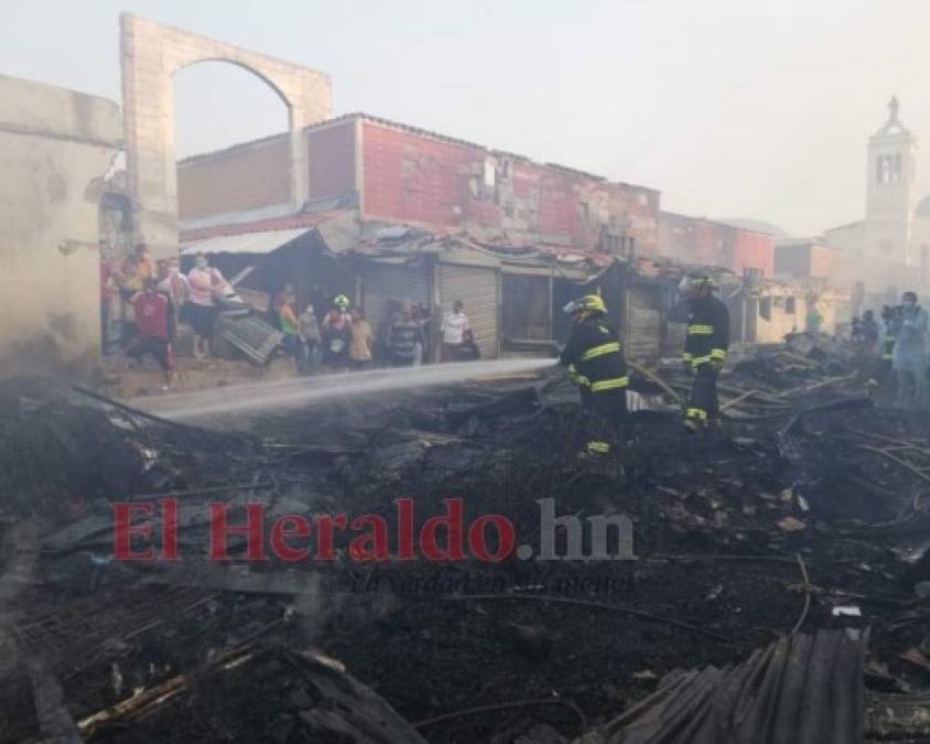 FOTOS: Escombros, tristeza e incertidumbre en los mercados de Comayagüela