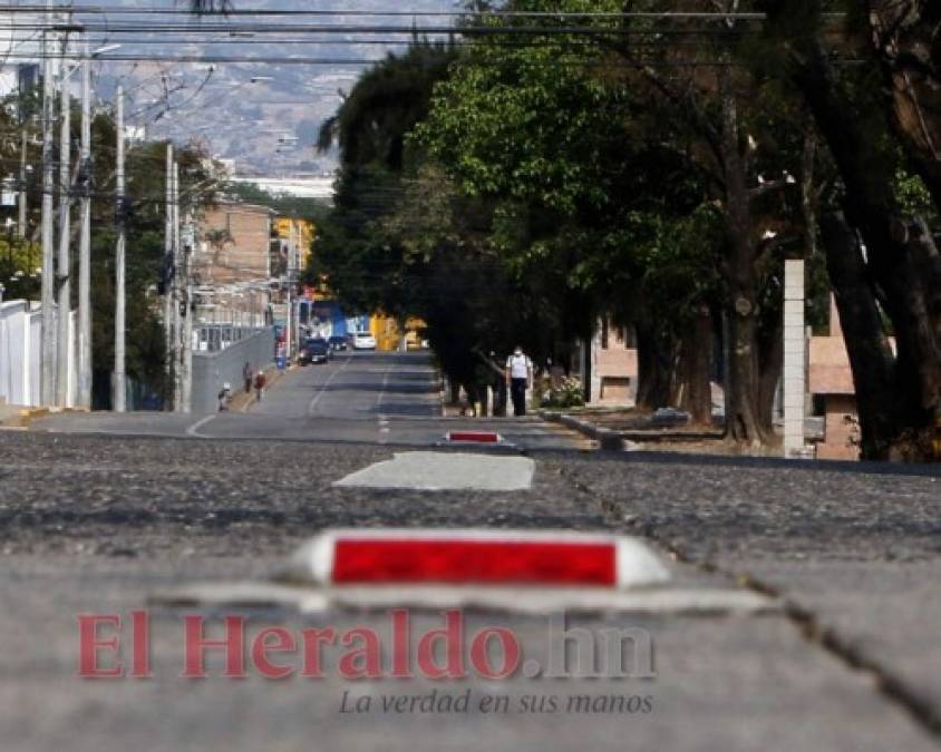 FOTOS: Capitalinos siguen en la calle en pleno toque de queda