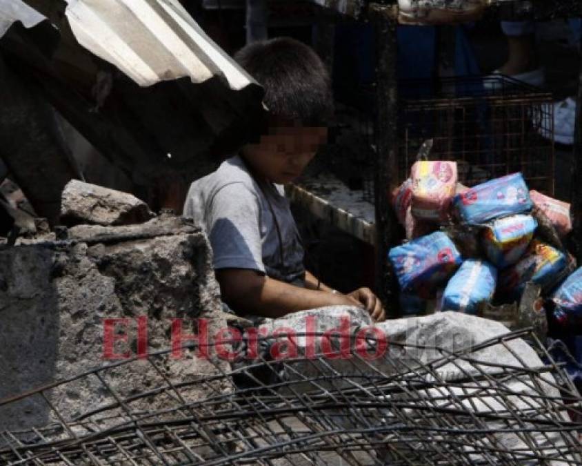 FOTOS: Comerciantes azotados por voraz incendio en mercados