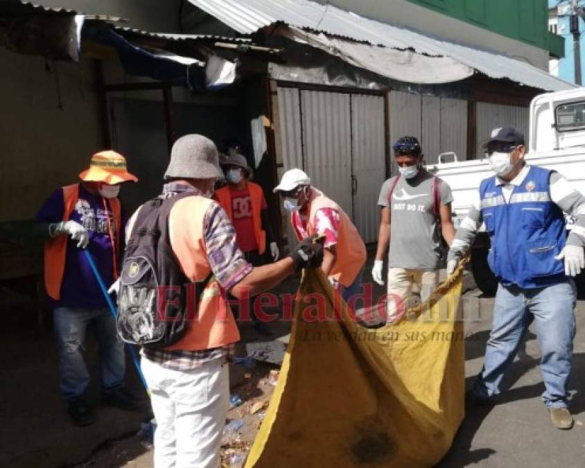 Transacciones, limpieza y protestas, así viven toque de queda los capitalinos