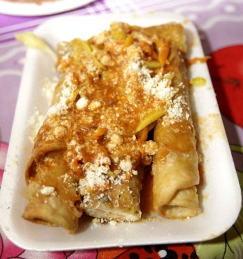 Baleadas con carne, sabor hondureño en un rinconcito capitalino