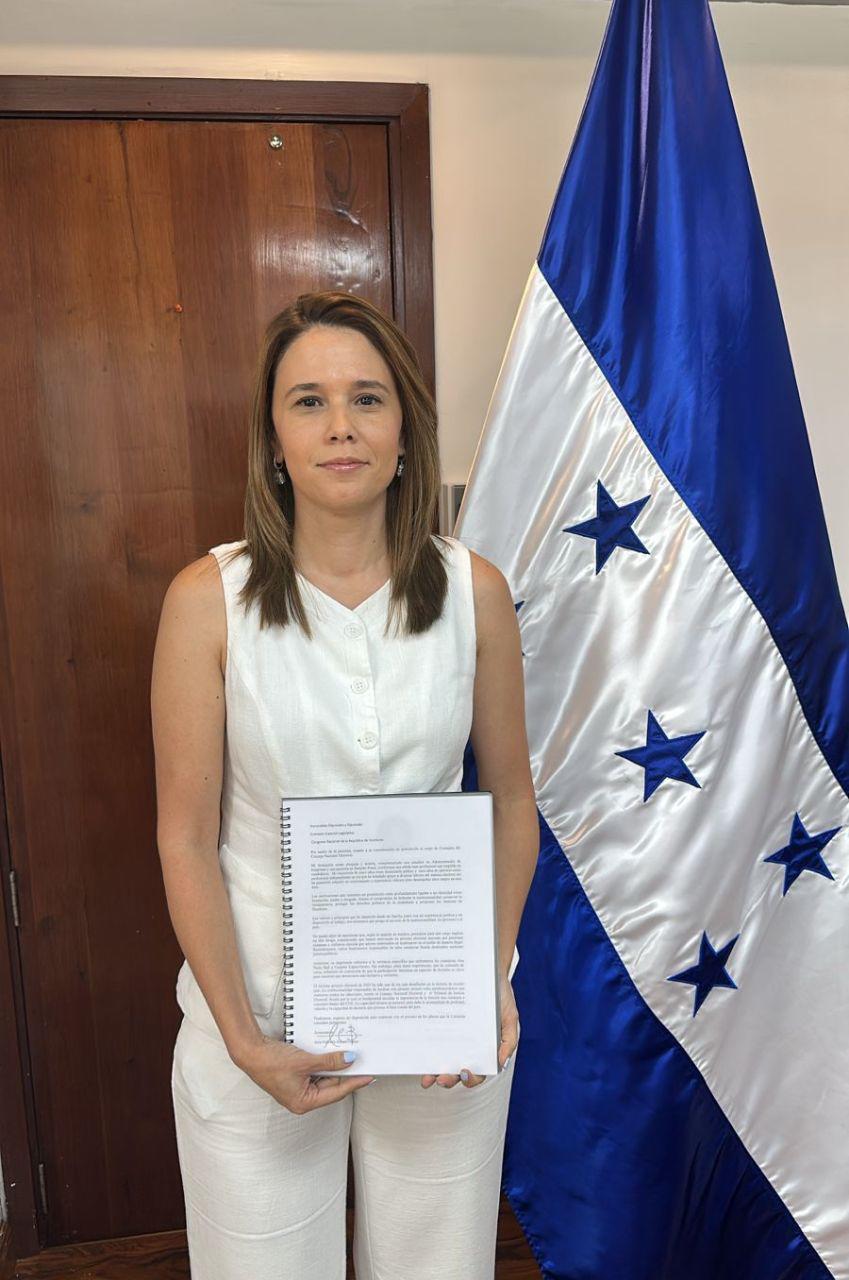 Renán Inestroza, Mirtha Gutiérrez y Oved López: candidatos a consejeros en el CNE