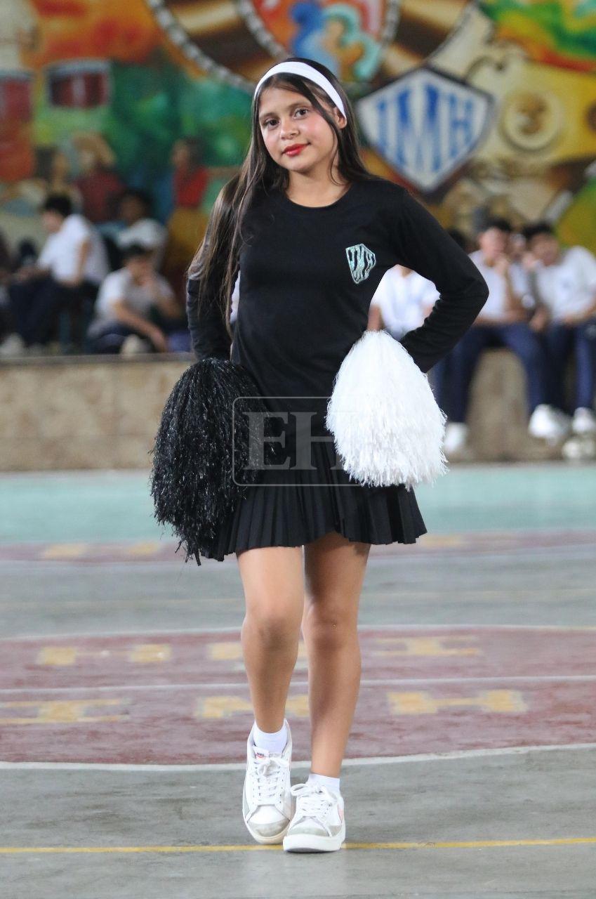 Conozca a las pomponeras del Instituto Mixto Hibueras que brillarán en los desfiles patrios