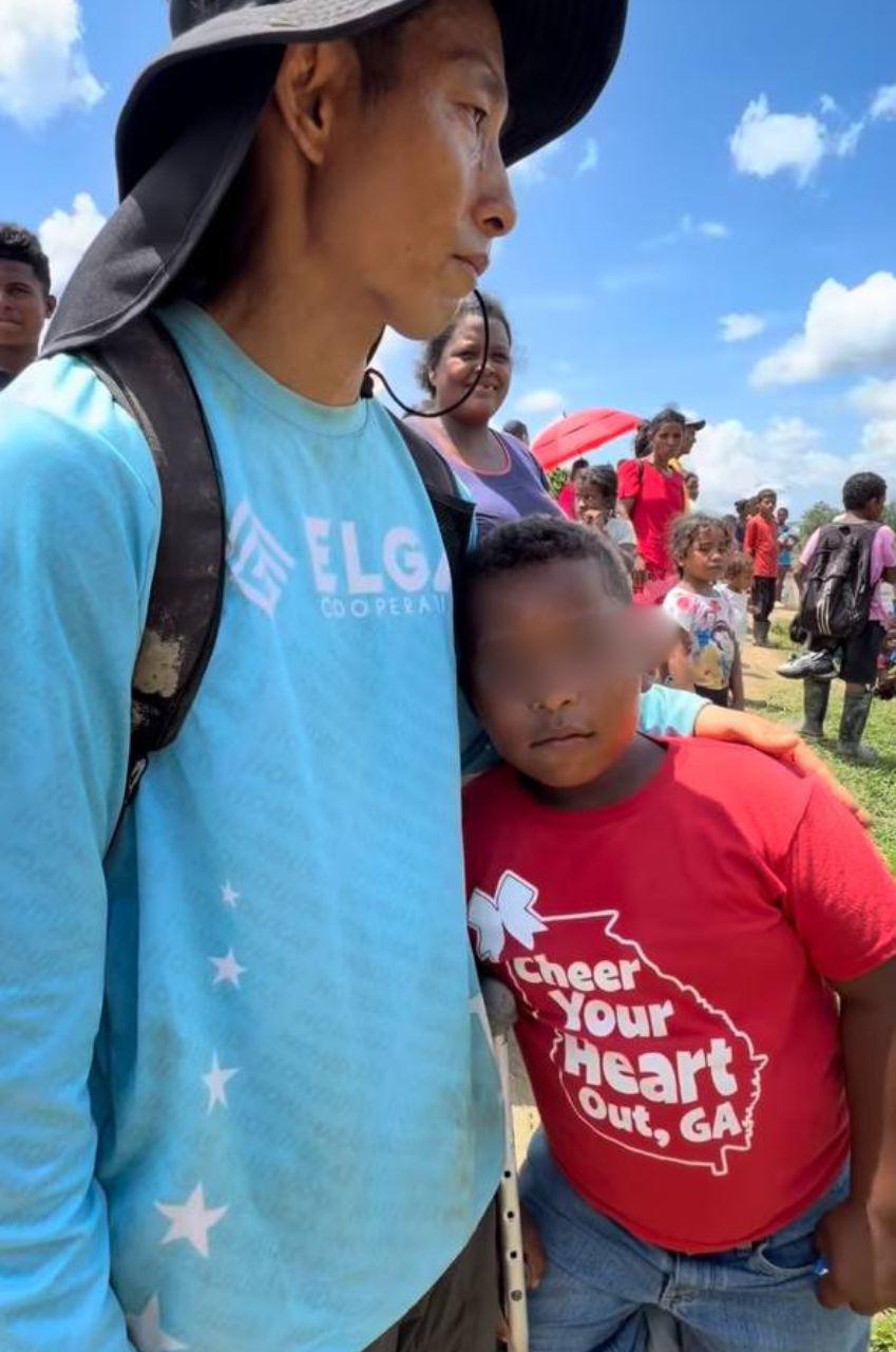 “Tengo un nudo en la garganta”: Shin Fujiyama se despide de Umru tras construir una escuela