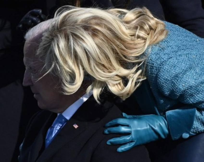 Besos y abrazos entre Joe y Jill Biden, los más románticos de la toma de posesión