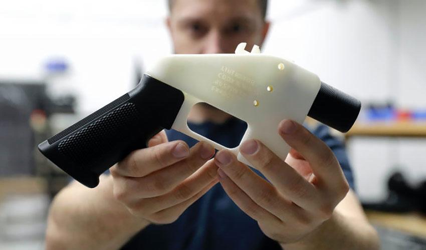Según Christian Goblas, experto en balística en la universidad francesa de Ruán, la impresión “3D metálica” será asequible en el próximo decenio y permitirá la producción de piezas más resistentes.