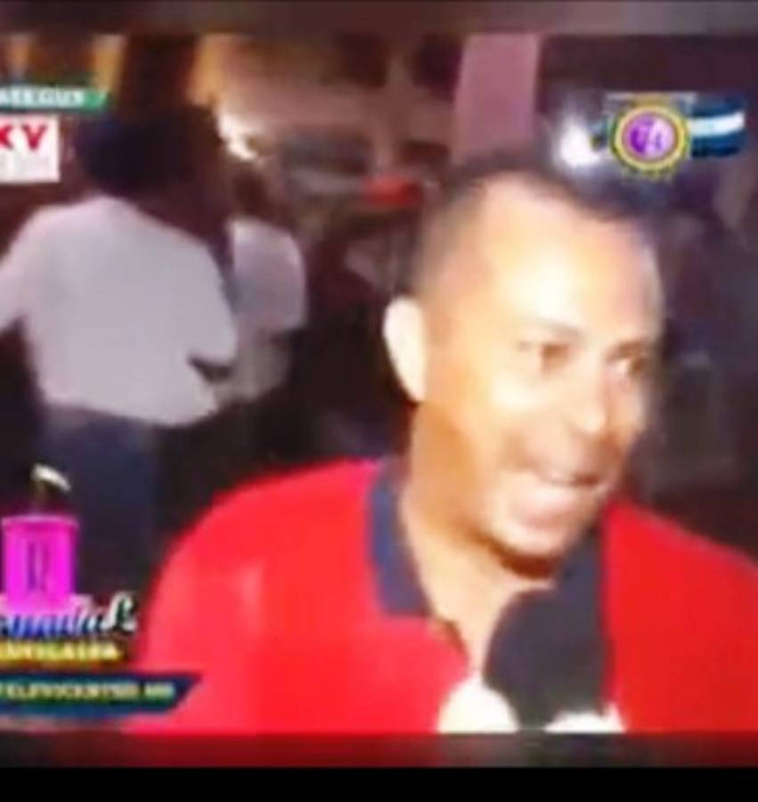 Periodista hondureño recibe 'empujones' en carnaval capitalino