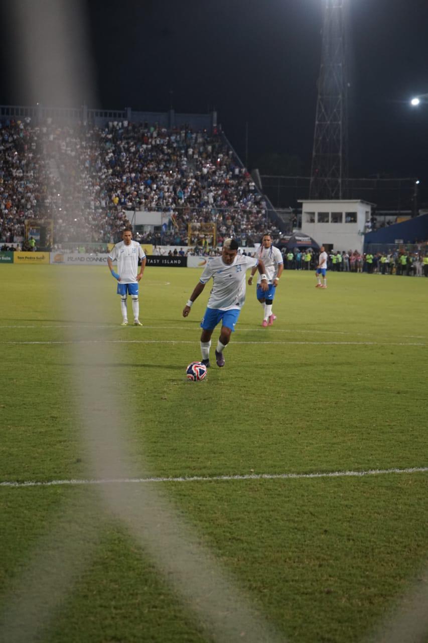 Jugadores se van a los golpes, inesperado héroe y Supremo celebró con Milagro Flores en partido de tiktokers