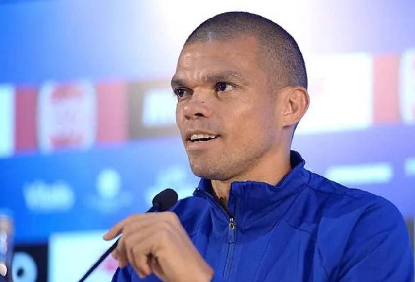 Real Madrid quiere otro bombazo en el mercado y Flick descarta fichaje en el Barça