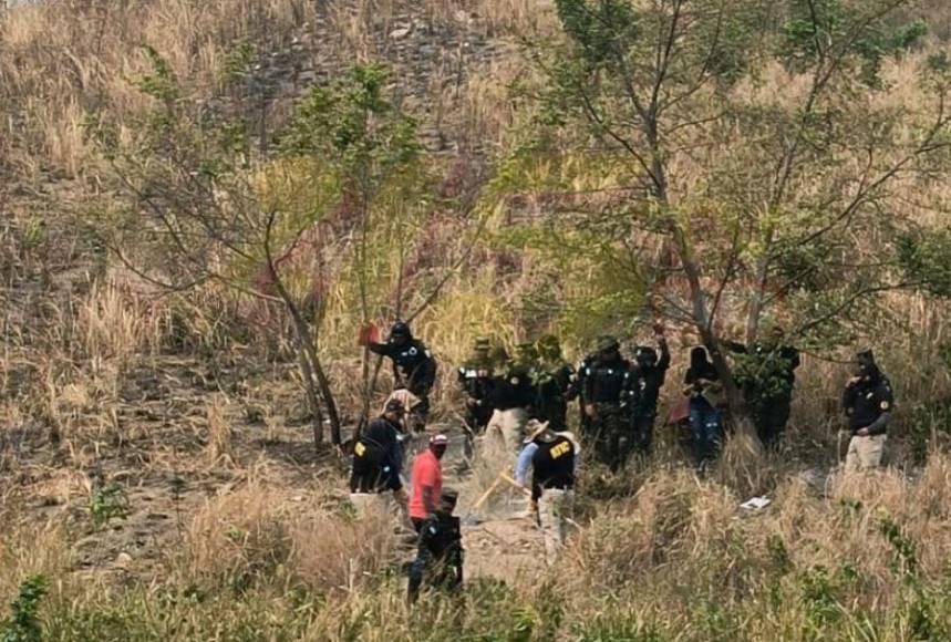 ¿Quiénes son las víctimas halladas en fosas clandestinas en Lomas del Carmen?