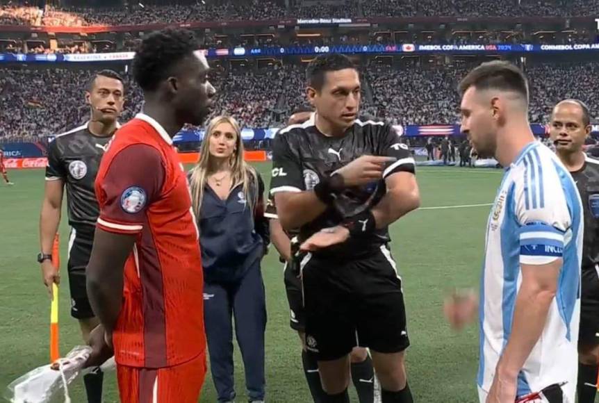 Las hermosas periodistas que roban miradas en los estadios de la Copa América 2024