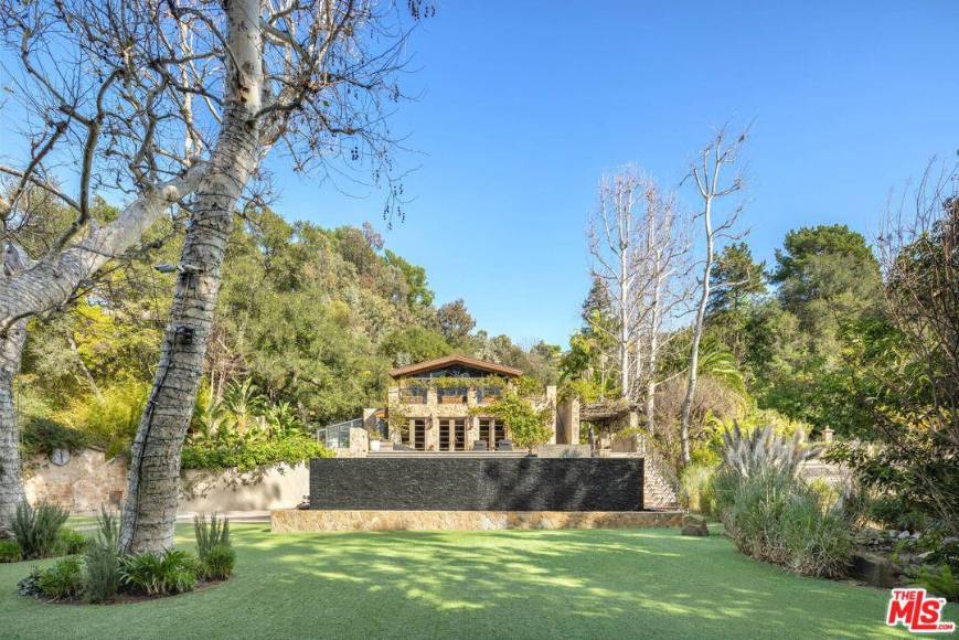 Así es por dentro la imponente mansión que Jennifer López puso a la venta en LA
