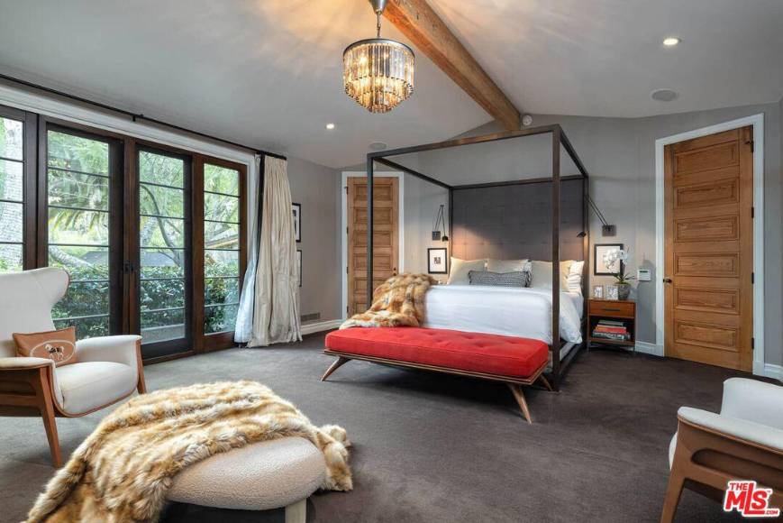 Así es por dentro la imponente mansión que Jennifer López puso a la venta en LA