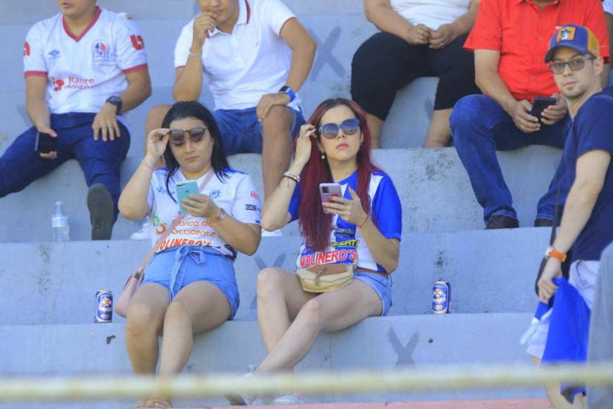 Hermosas mujeres se roban el espectáculo en el Victoria-Olimpia en La Ceiba