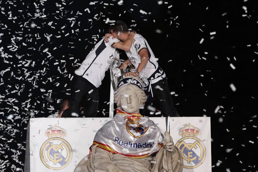 Real Madrid festejó en Cibeles la Decimoquinta Champions con miles de aficionados