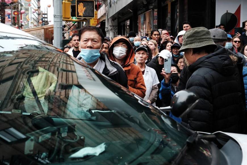 Caos y 10 heridos dejó incendio en Chinatown, NY