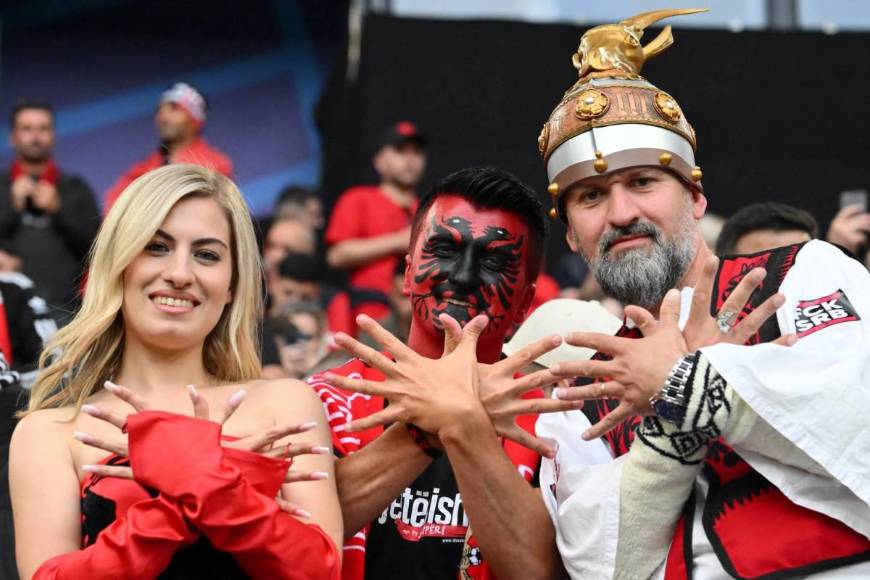¡Bellezas! Las hermosas modelos que han visitado los estadios de Alemania en la Eurocopa