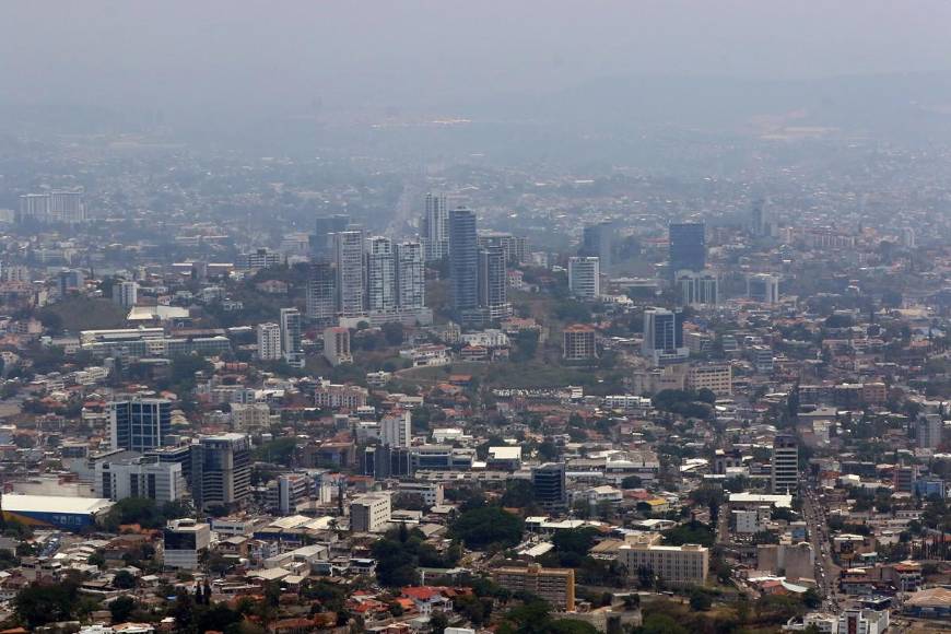 Así luce Tegucigalpa este sábado por la capa de humo