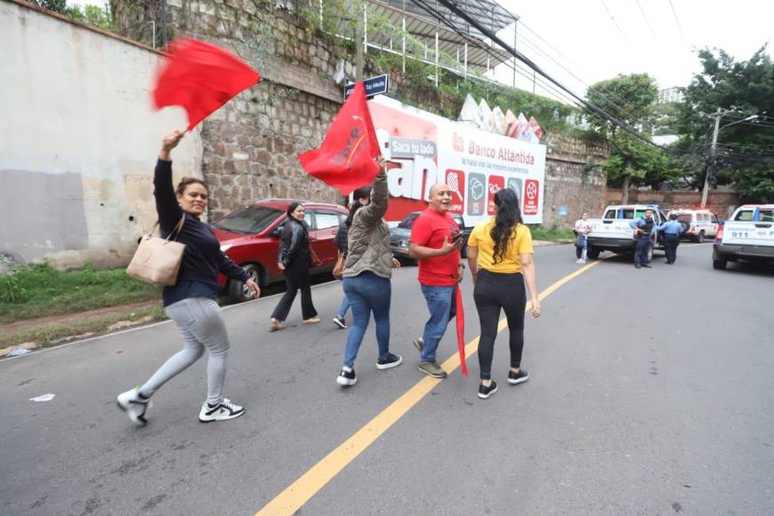 Fuertes enfrentamientos entre el BOC y colectivos de Libre frente el MP