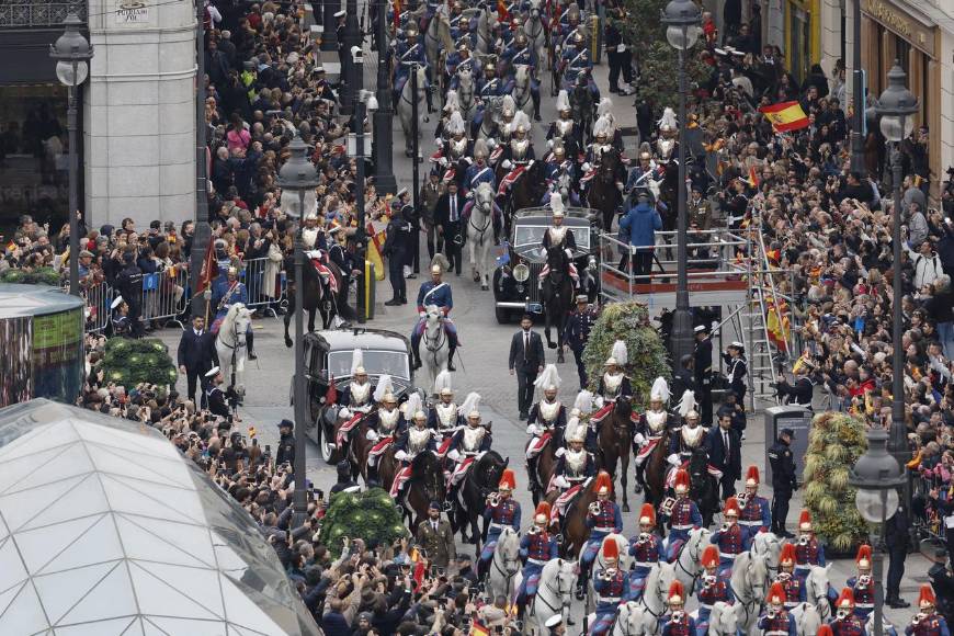 La princesa Leonor jura ante la Constitución en su cumpleaños 18