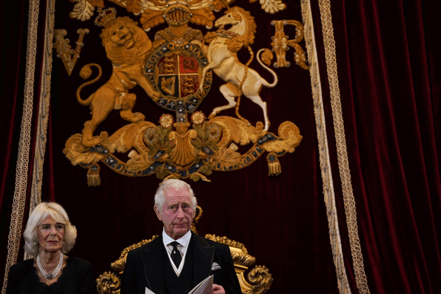 Rodeado de los más poderosos de Reino Unido, así fue la proclamación del Rey Carlos III