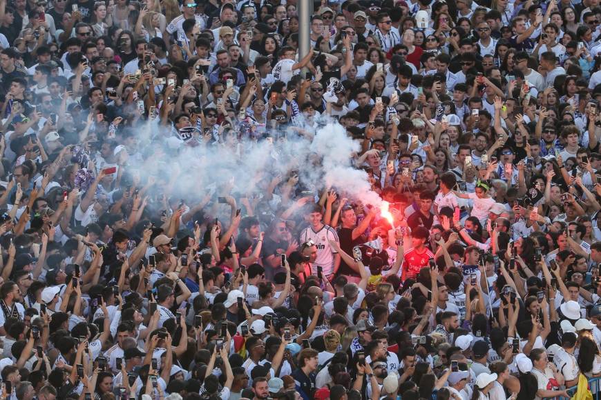 Real Madrid festejó en Cibeles la Decimoquinta Champions con miles de aficionados