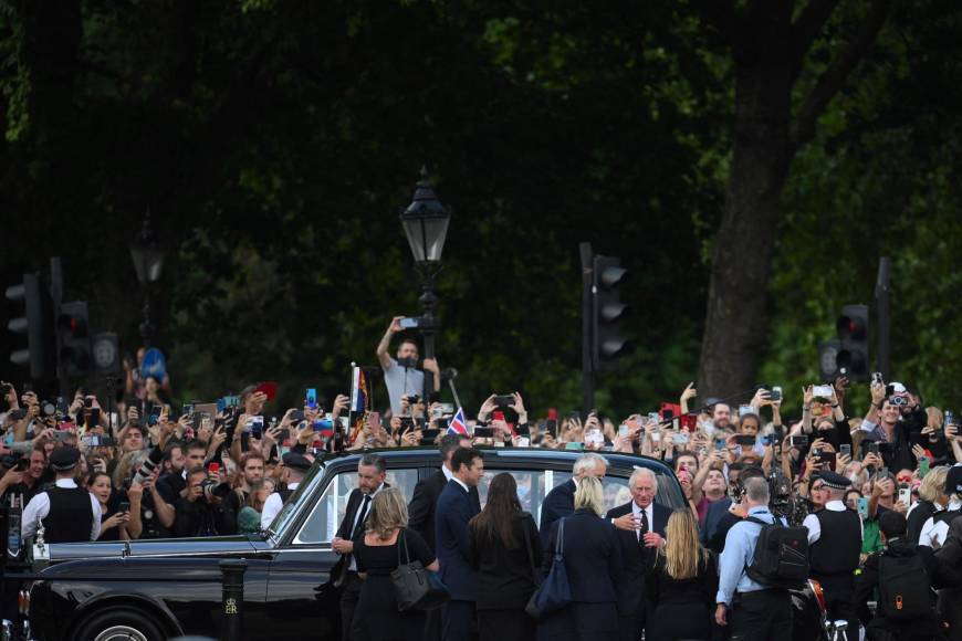 Las primeras imágenes del rey Carlos III tras la muerte de Isabel II