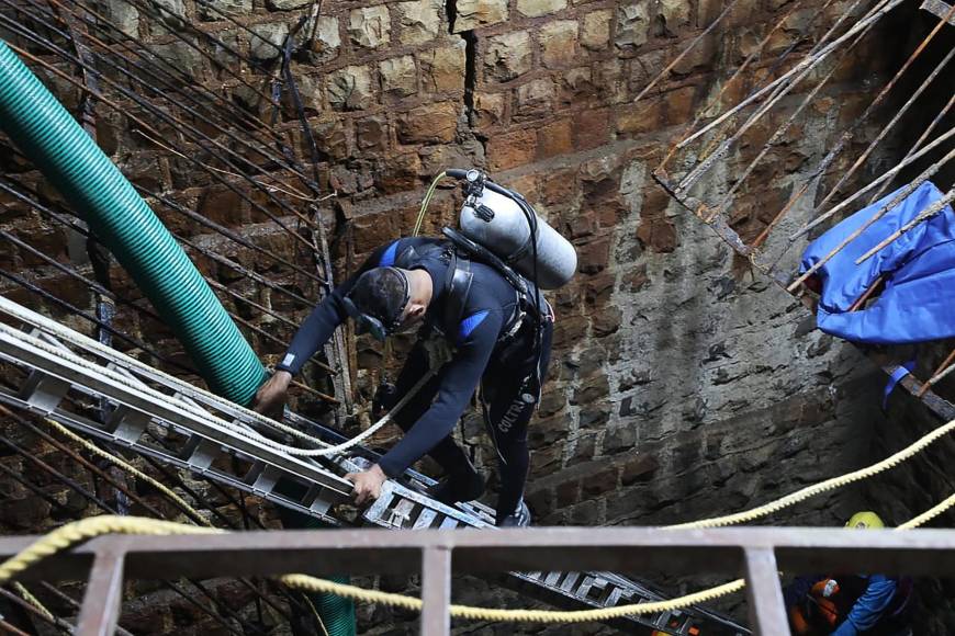 Colapso del piso de un templo en India deja 36 muertos