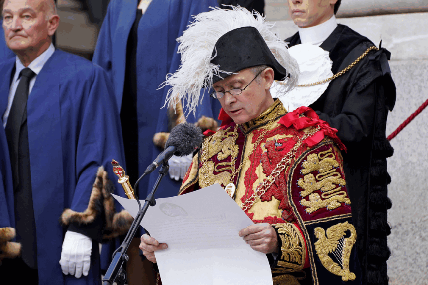 Rodeado de los más poderosos de Reino Unido, así fue la proclamación del Rey Carlos III