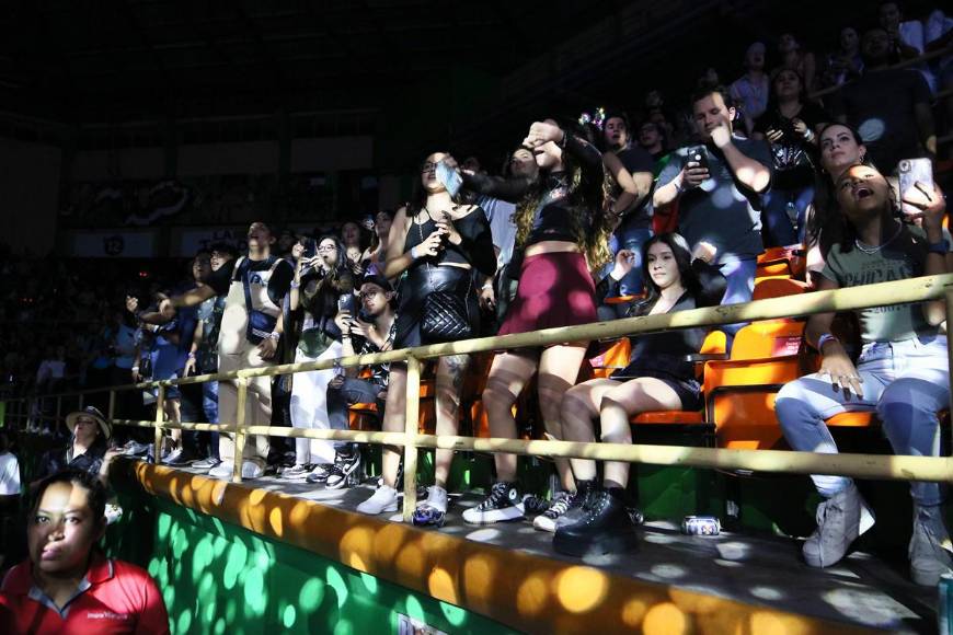 Los mejores momentos de “25 años sobrevolando” de Cultura Profética en Tegucigalpa