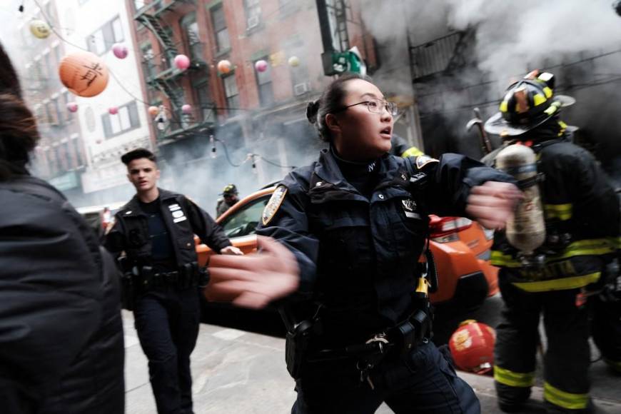Caos y 10 heridos dejó incendio en Chinatown, NY