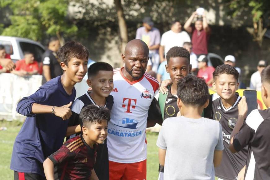 Así lucen actualmente los exfutbolistas de Honduras: Están jugando en la Liga de Veteranos
