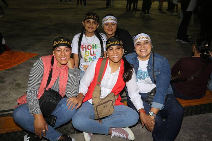 “CONXSION”, una noche de alabanza y adoración junto a Alex Zurdo y su banda