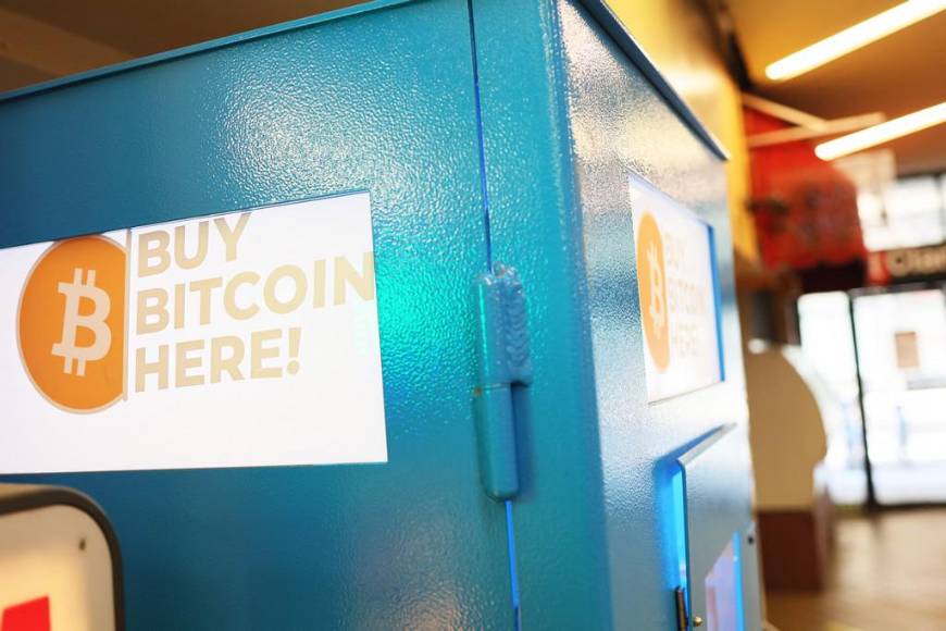 Caída de Bitcoin preocupa a salvadoreños y Bukele pide calma