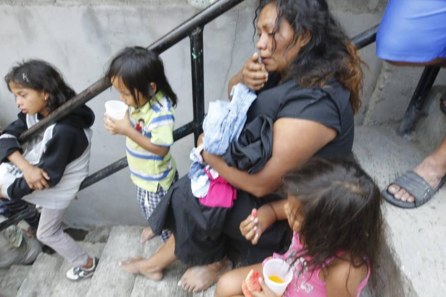 Tragedia: incendio dejó sin vivienda a 12 niños y a sus familias en la capital