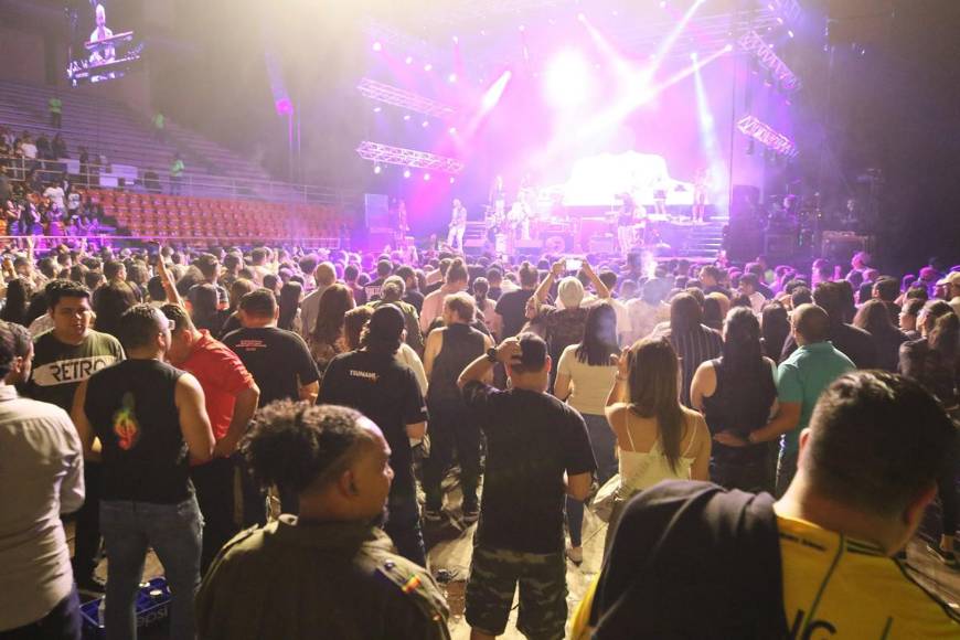 Los mejores momentos de “25 años sobrevolando” de Cultura Profética en Tegucigalpa
