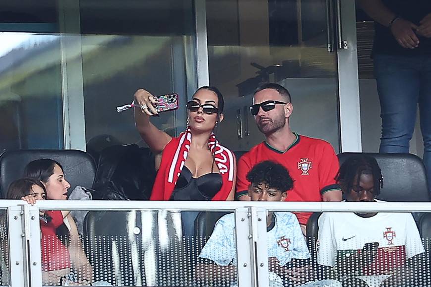 Cristiano Ronaldo saca su furia con un aficionado y así fue vista Georgina Rodríguez