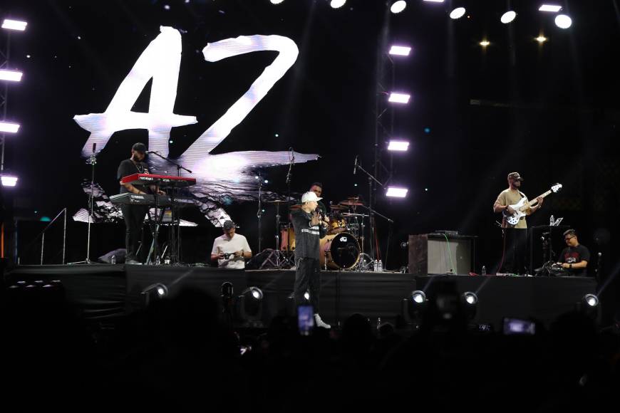 “CONXSION”, una noche de alabanza y adoración junto a Alex Zurdo y su banda