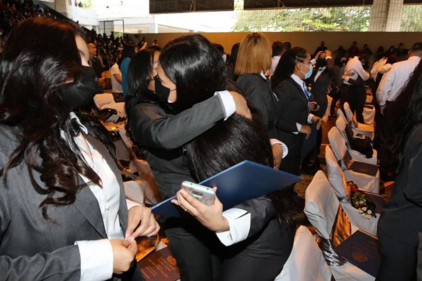 Instituto Central gradúa más de 600 profesionales en Informática, Humanidades, Salud y Finanzas